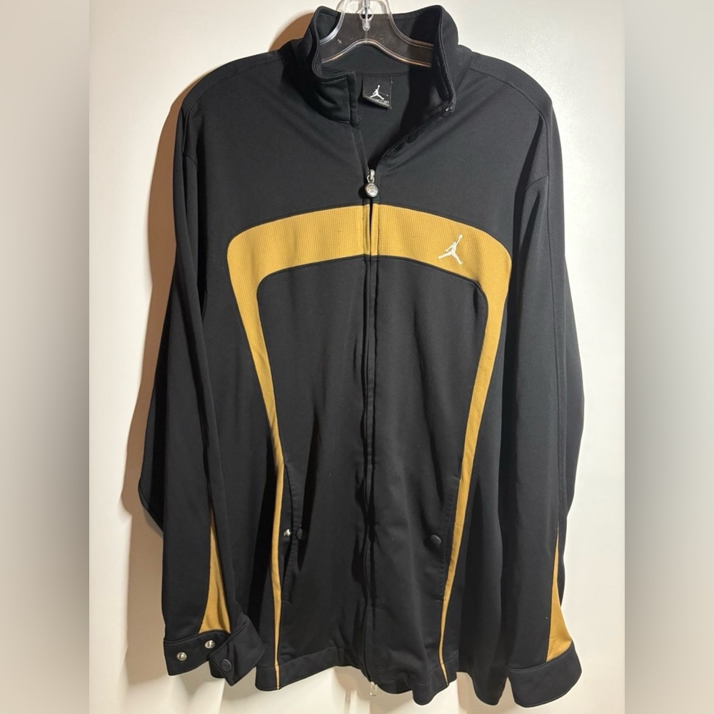 Y2K Jordan Men's Black and Gold Performance Jacket
